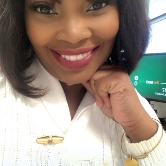 Meet your Posher, Brandy - Picture 4 of 14